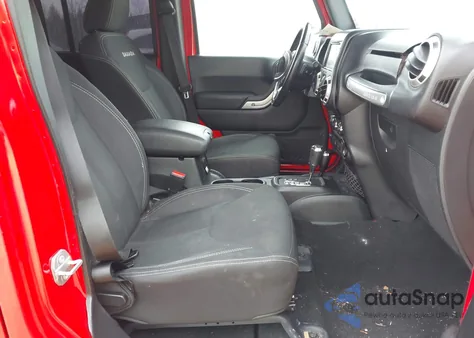 2018 Jeep Wrangler Jk Unlimited Sahara 4X4 z USA, uszkodzony, nr VIN 1C4BJWEG3JL935785